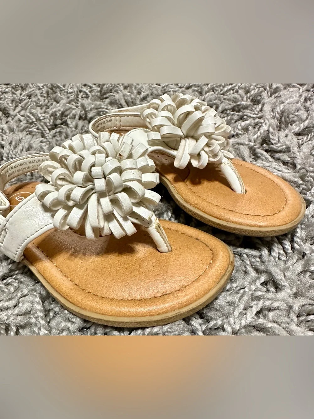 Cat & Jack Cream Floral Strap Toddler Sandals